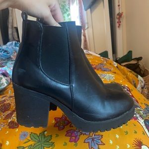 Heeled Chelsea Boots